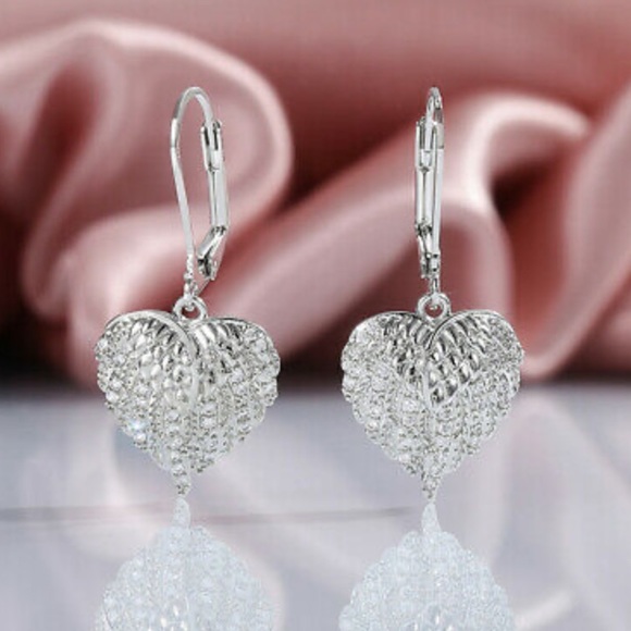 Jewelry - NEW Sterling silver Gorgeous Heart Earrings